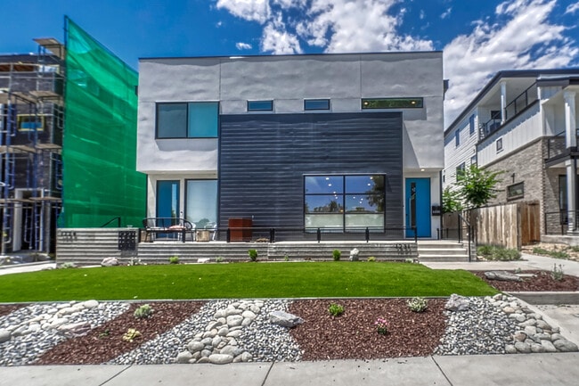 Photo - 1231 Newton St Townhome