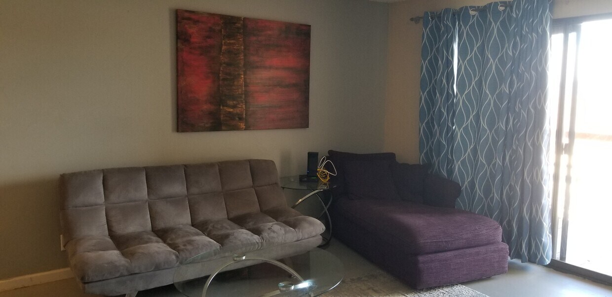 Foto principal - 2750 Plumas St