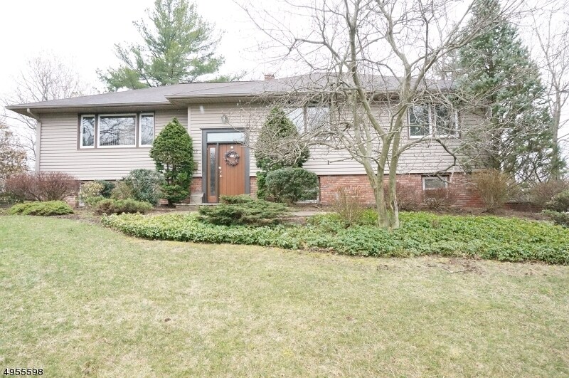 Primary Photo - 12 Oxford Dr
