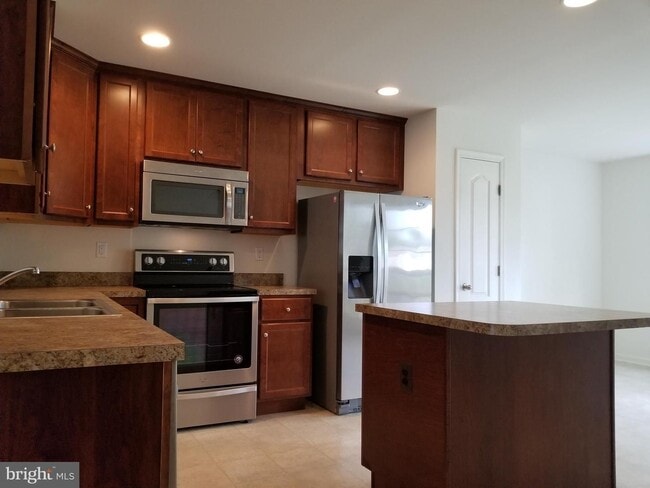 Building Photo - 171 Natural Way