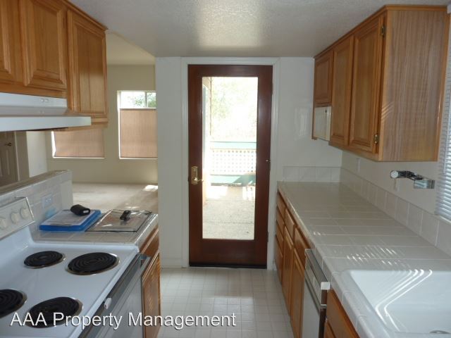 Building Photo - 220 Stone Pine Ln