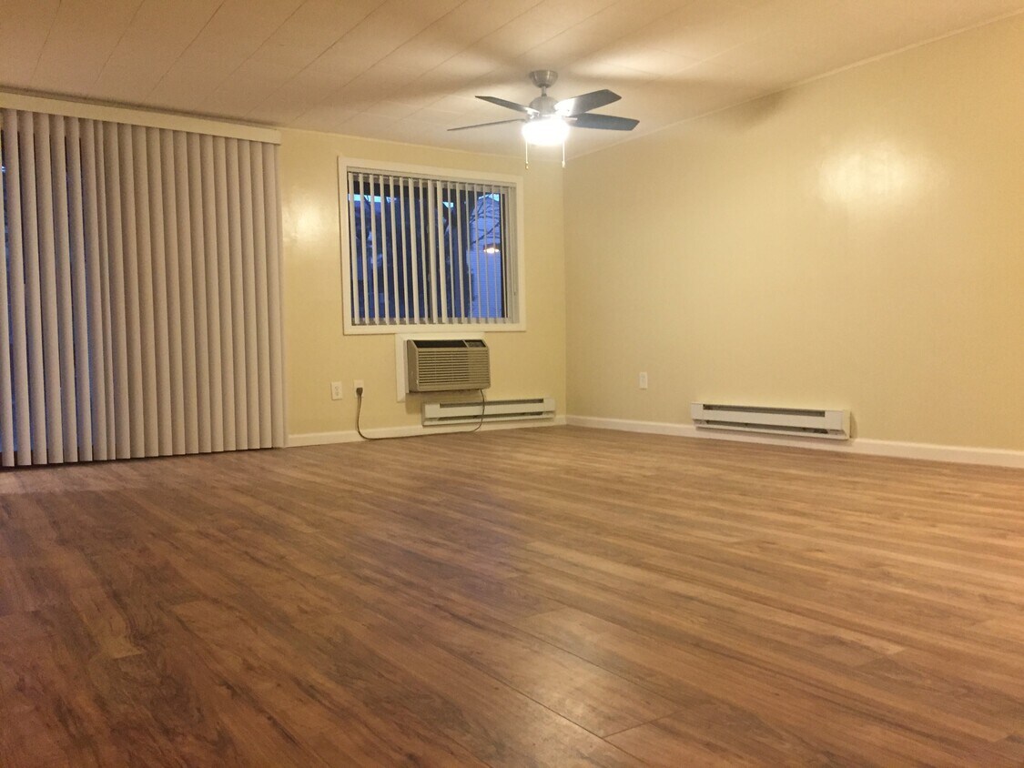 7 Padanaram Rd Unit 20, Danbury, CT 06811 Condo for Rent in Danbury