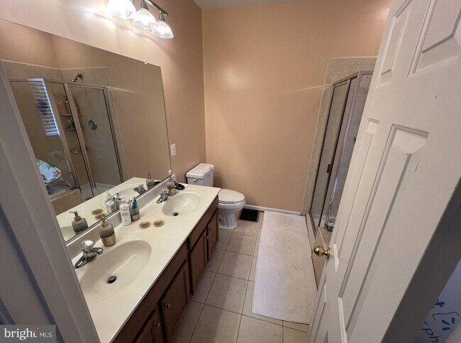 Building Photo - 35250 Balmoral Dr