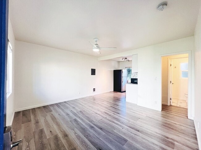 Foto del edificio - 5525 Harold Way