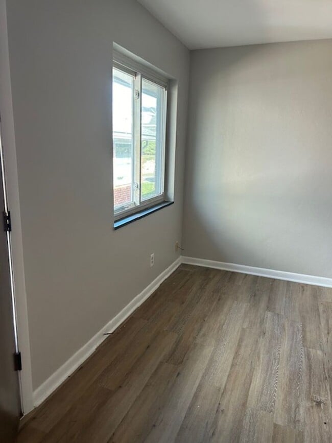 Photo - 1828 Suman Ave Apartment