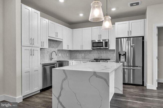 Foto del edificio - 1761 Old Meadow Rd