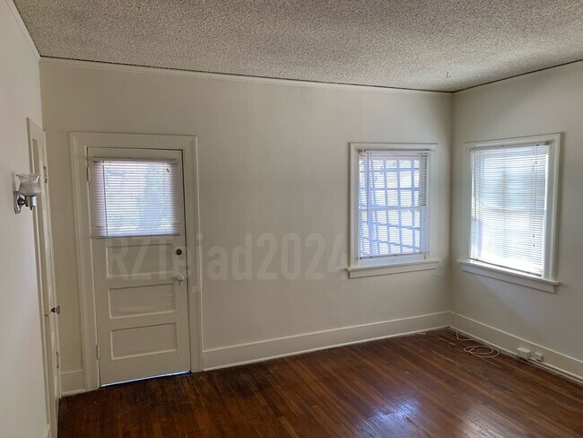 2nd bedroom - 824 S Norton Ave