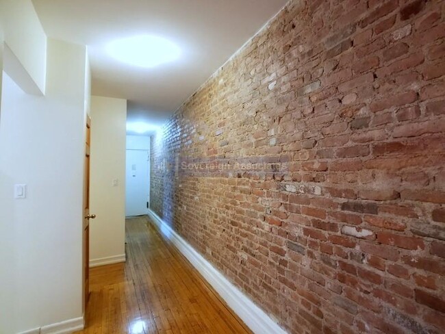Building Photo - 86 Haven Ave