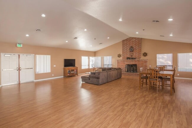 Building Photo - Summerridge