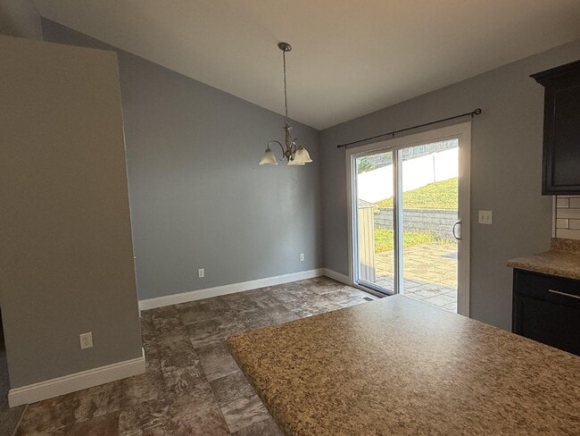 Building Photo - Wonderfully updated split foyer homes loca...