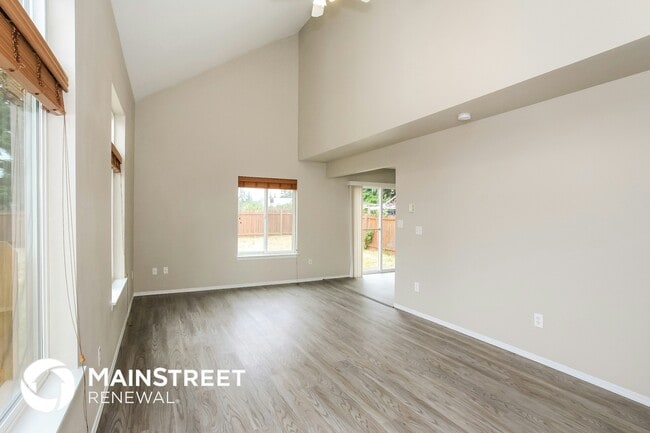 Building Photo - 915 110th St S