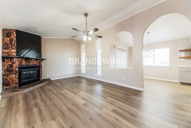 Foto del edificio - 5010 Collingwood Dr