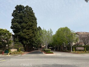 Building Photo - 2563 Plaza del Amo