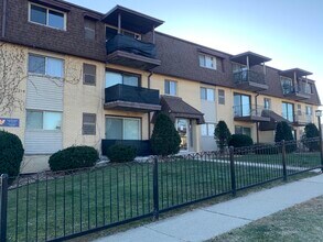 Building Photo - 8141 W 84th Pl