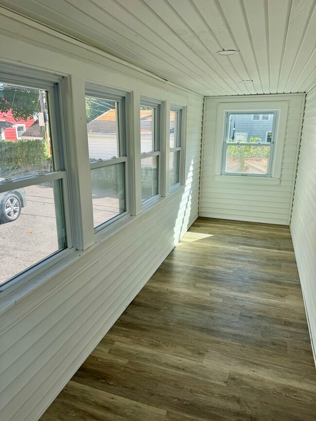 Front Porch - 1059 Atlantic Ave