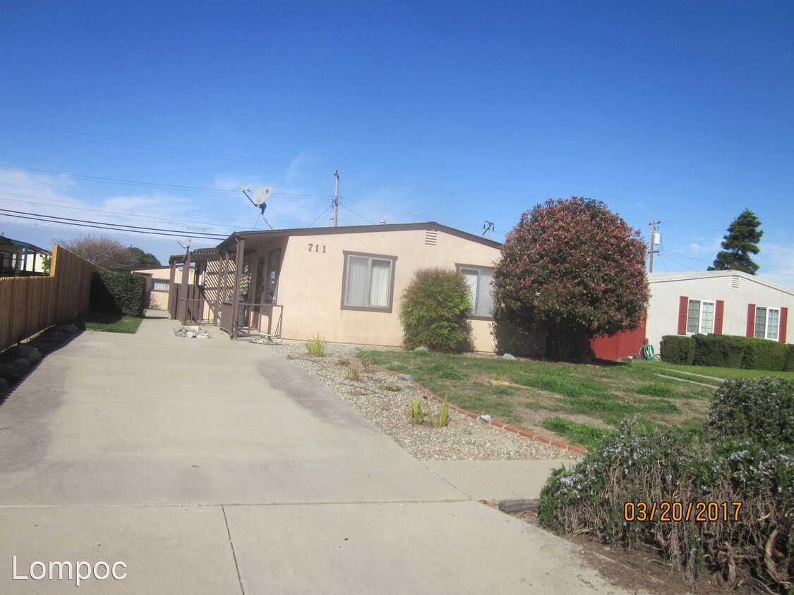 Foto principal - 2 br, 1 bath House - 711 North First Stree...