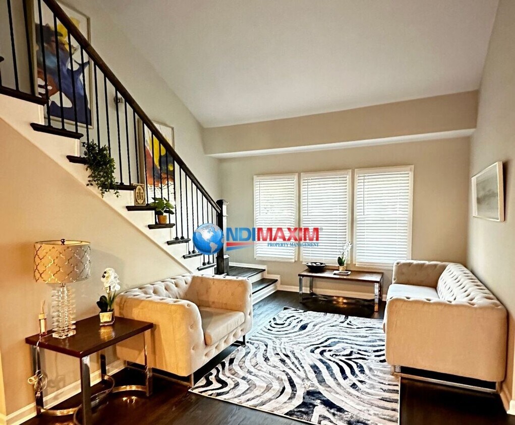 Primary Photo - Airbnb close to Stone Mountain Park, SHORT...
