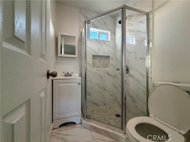 Building Photo - 326 E 101st St