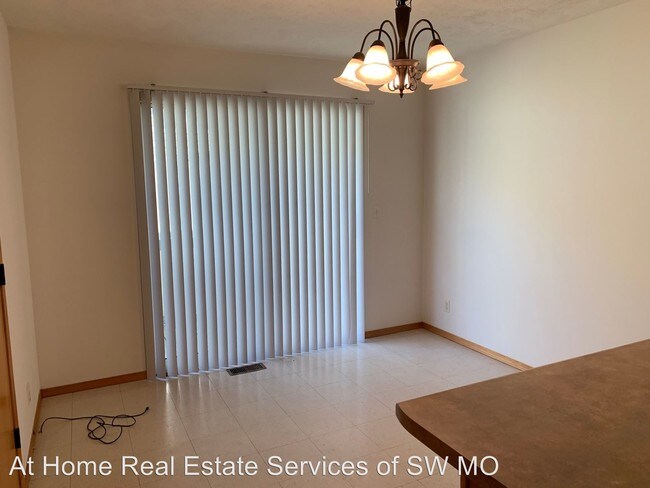 Foto del edificio - 3806-3808 W Montclair St
