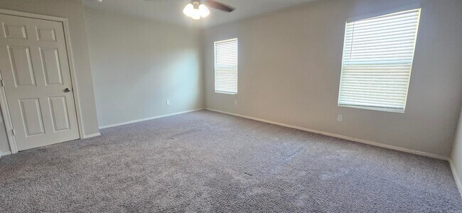 Foto del edificio - 8700 Northwood Creek Dr