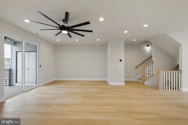 Building Photo - 3001 Schirra Dr