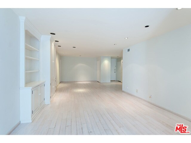 Foto del edificio - 10747 Wilshire Blvd