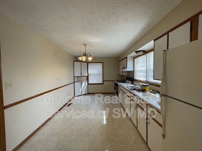 Foto del edificio - 230 W Whiteside St