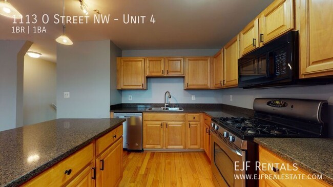 Foto del edificio - Large Logan Circle One Bedroom W/Private B...