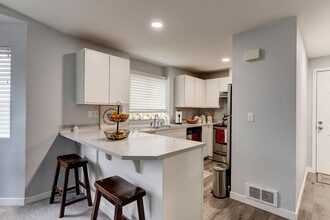 Building Photo - 651 NE Ellis Way