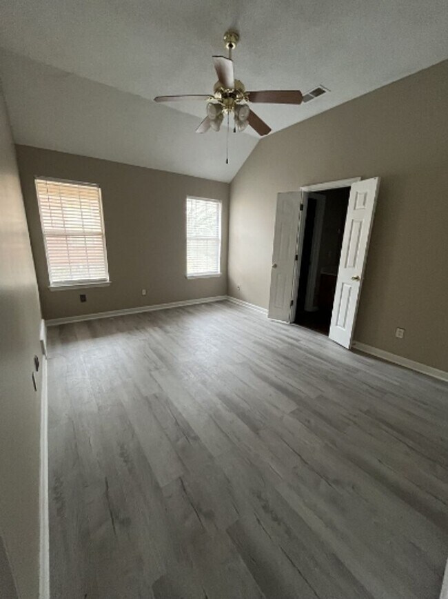 Foto del edificio - Charming Family Home in Memphis – Space, S...