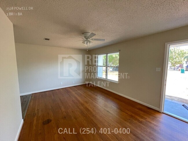 Foto del edificio - 2528 Powell Dr