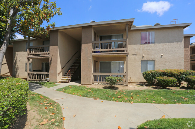 Building - Shadow Springs Apartments