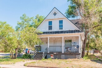 Building Photo - 929 5th St