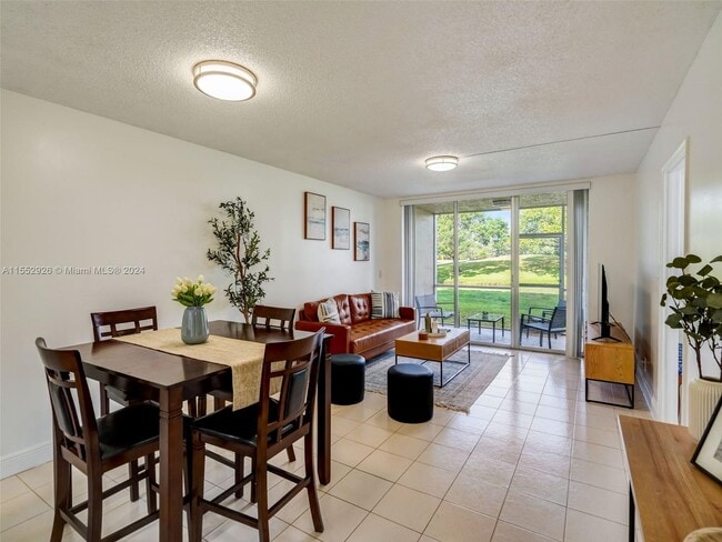 Building Photo - 9470 Poinciana Pl