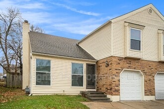 Building Photo - 3541 NE 72nd Terrace