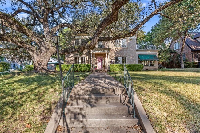 Building Photo - 2909 Sanger Ave