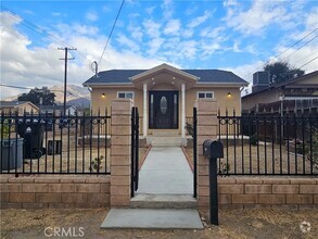 Building Photo - 10558 Langmuir Ave