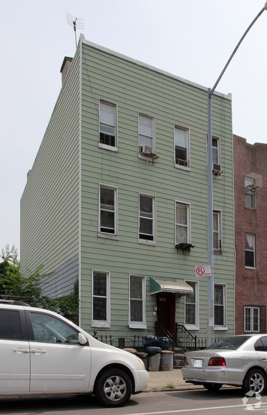 Primary Photo - 374 Wallabout St