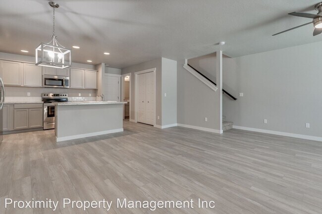 Building Photo - 3 br, 2.5 bath House - 2483 E. Goldstone S...