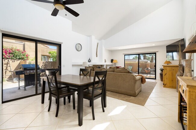 Building Photo - 73366 Rosewood Ct