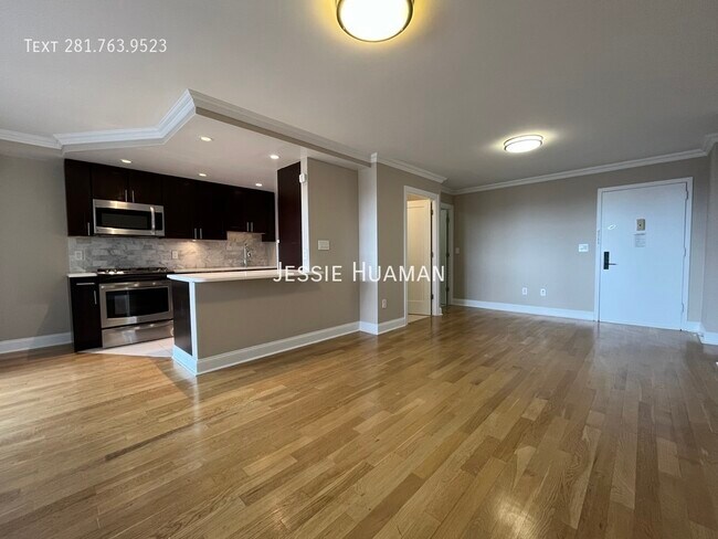 Foto del edificio - 80 N Moore St