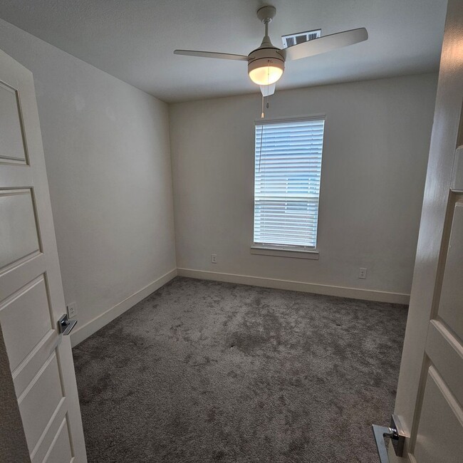 Building Photo - 7305 Bree Ct