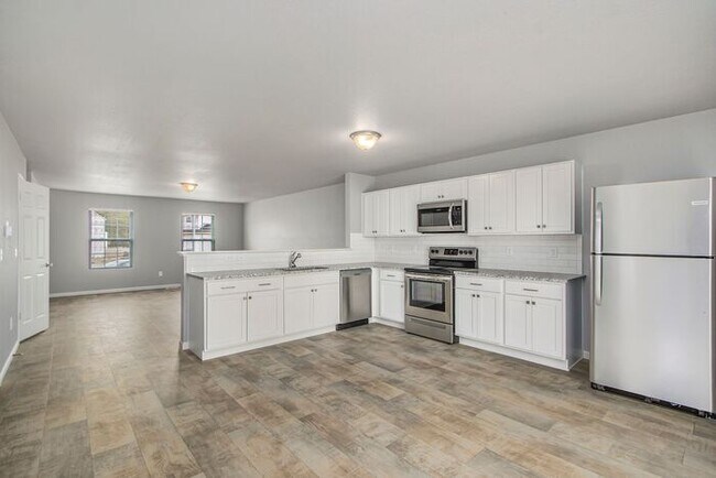 Building Photo - 8315 W Sturtevant Ave