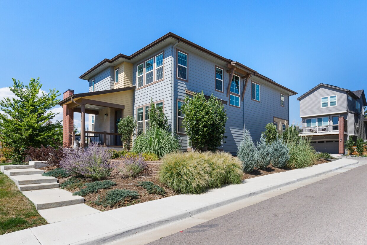 Foto principal - 8945 Yates Dr