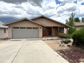 Building Photo - 1808 Reading Ln