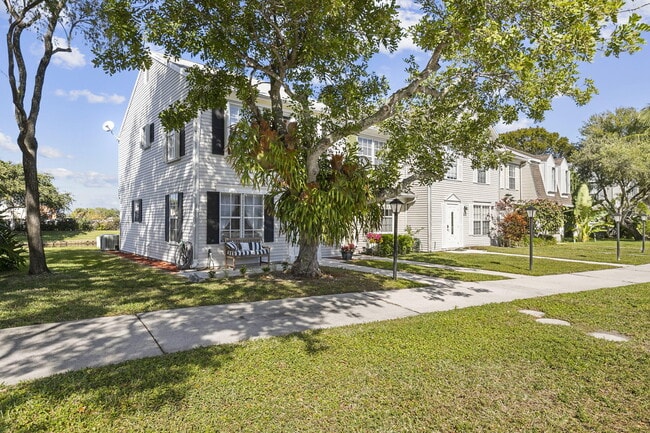Building Photo - 209 Old English Dr