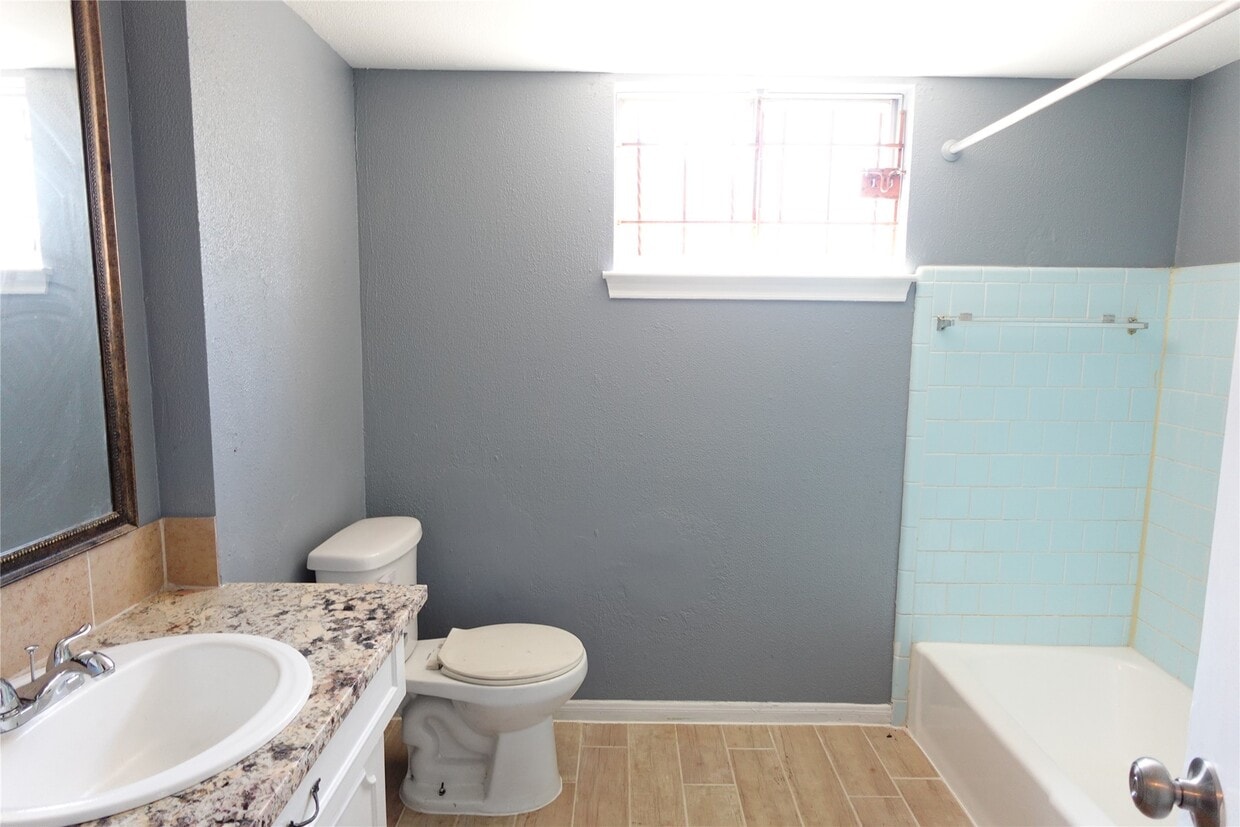 Building Photo - 10642 Wolbrook St