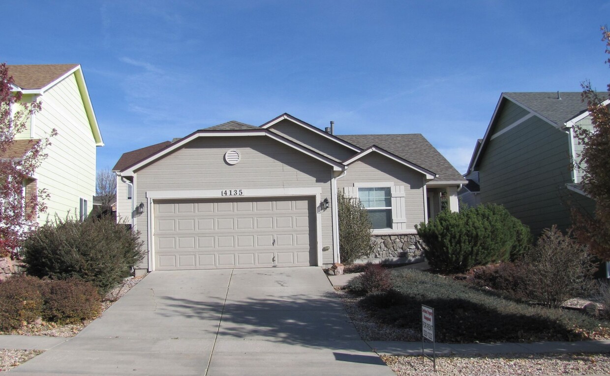 Foto principal - Beautiful 3 Bedroom Rancher in Stetson Hills