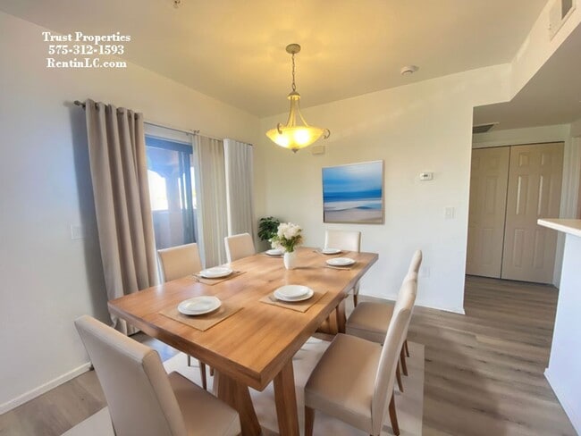 Building Photo - Great 1/1 in Gated Community