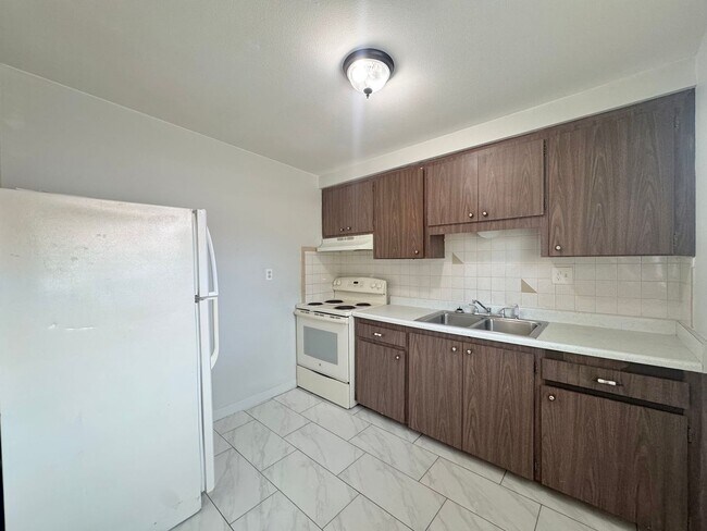 Foto del edificio - Off Havendale - End Unit Duplex